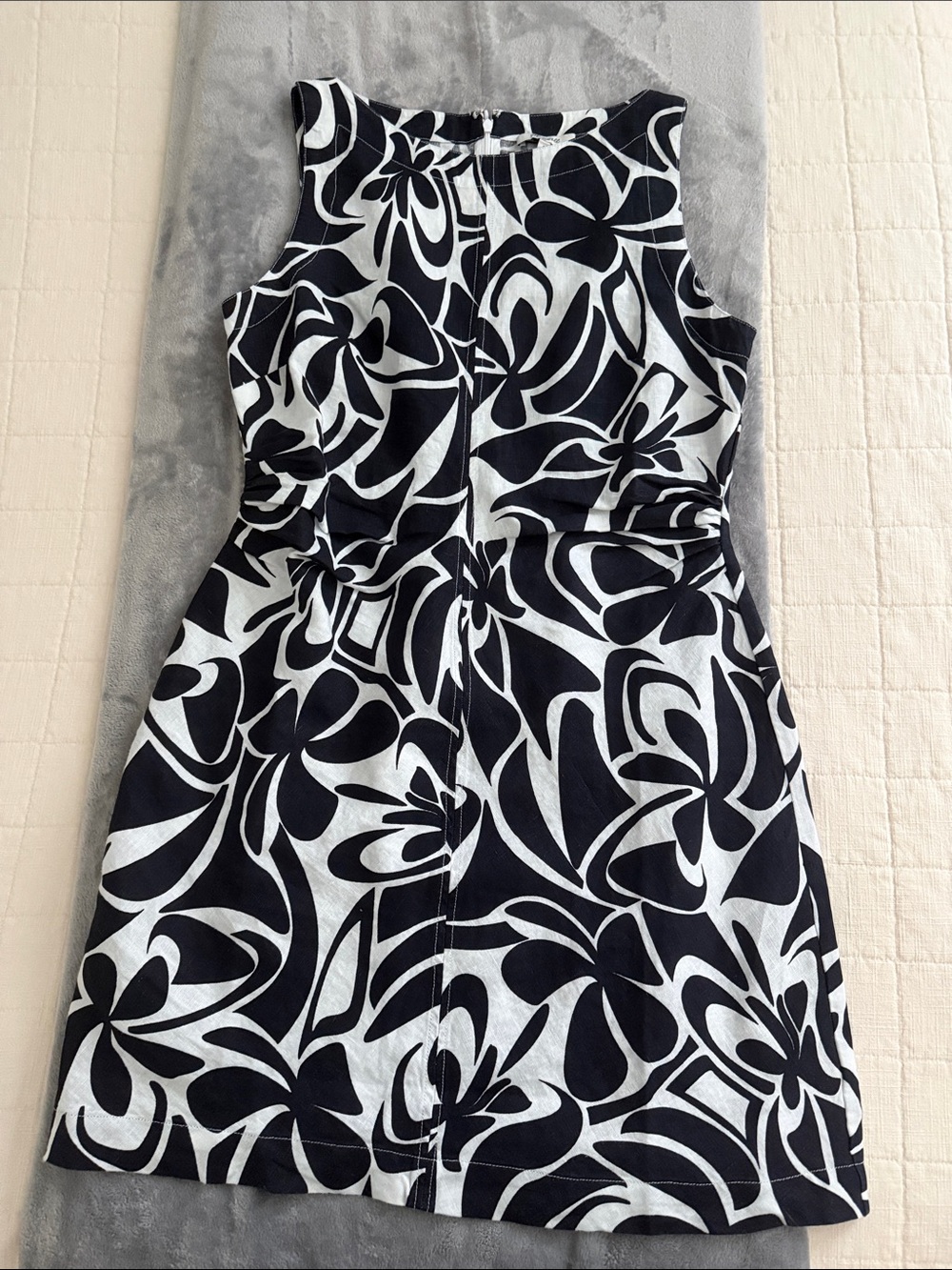 Madewell Sleeveless Black & White Floral Shift Dress
